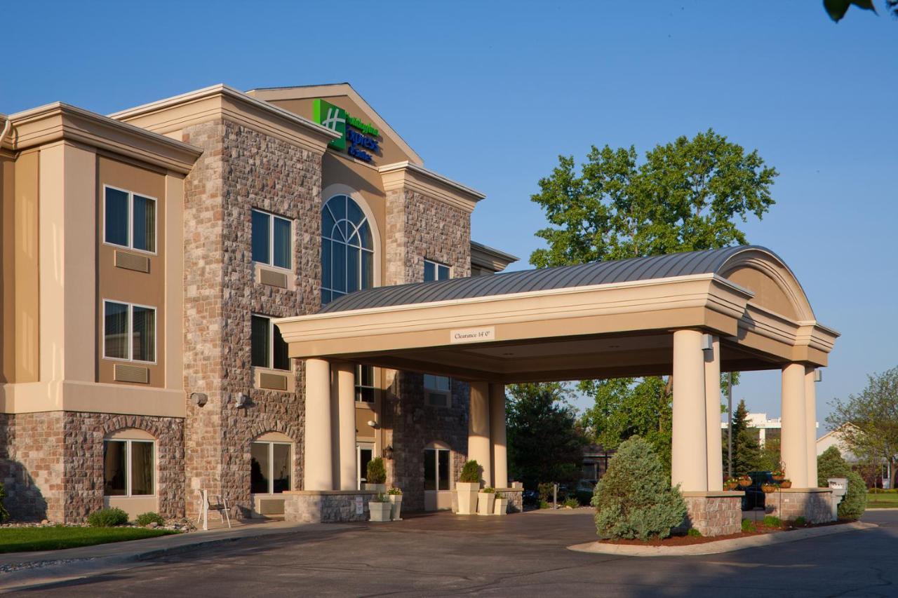 Holiday Inn Express Hotel & Suites Saginaw By Ihg Exterior photo