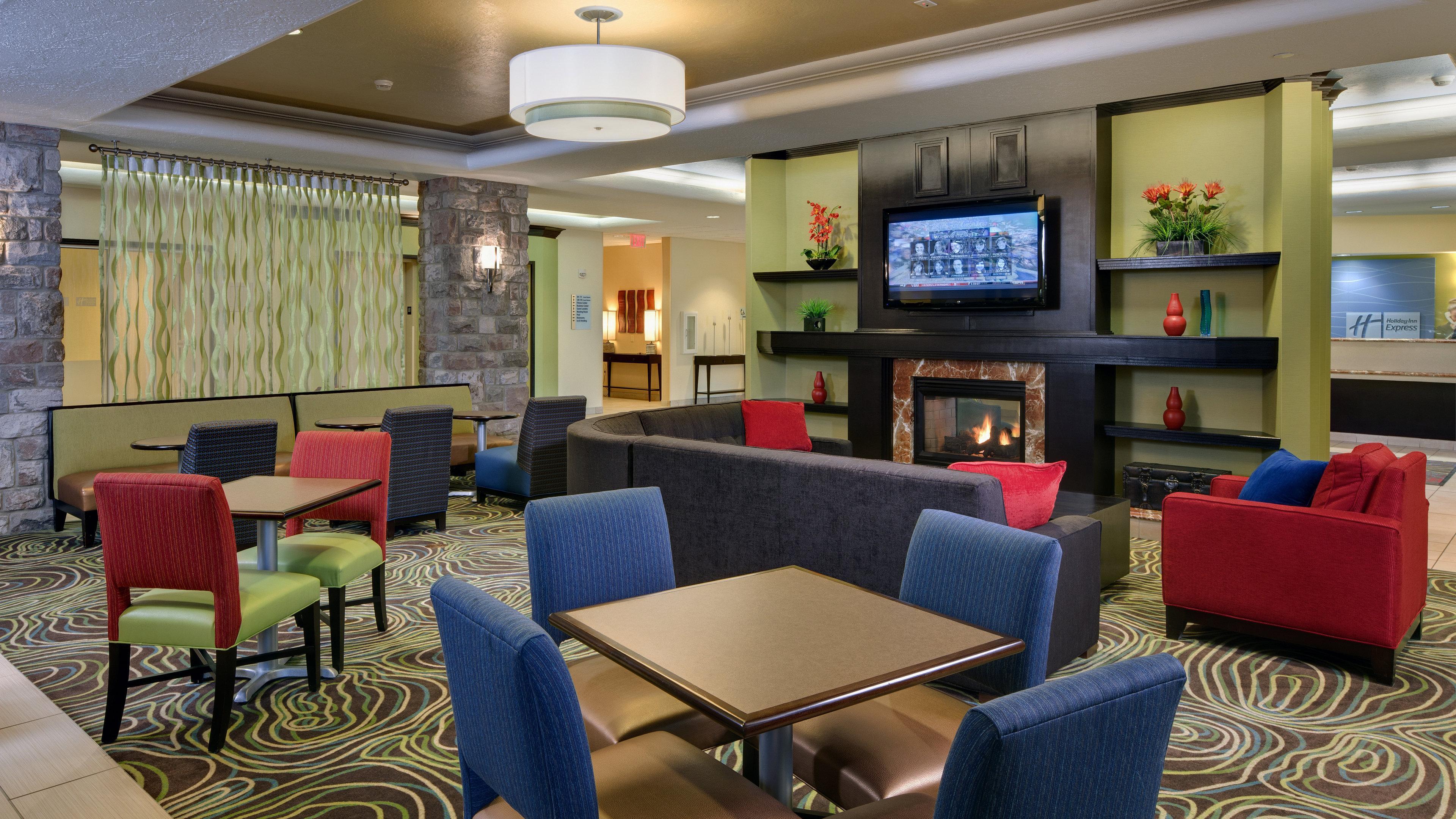 Holiday Inn Express Hotel & Suites Saginaw By Ihg Exterior photo