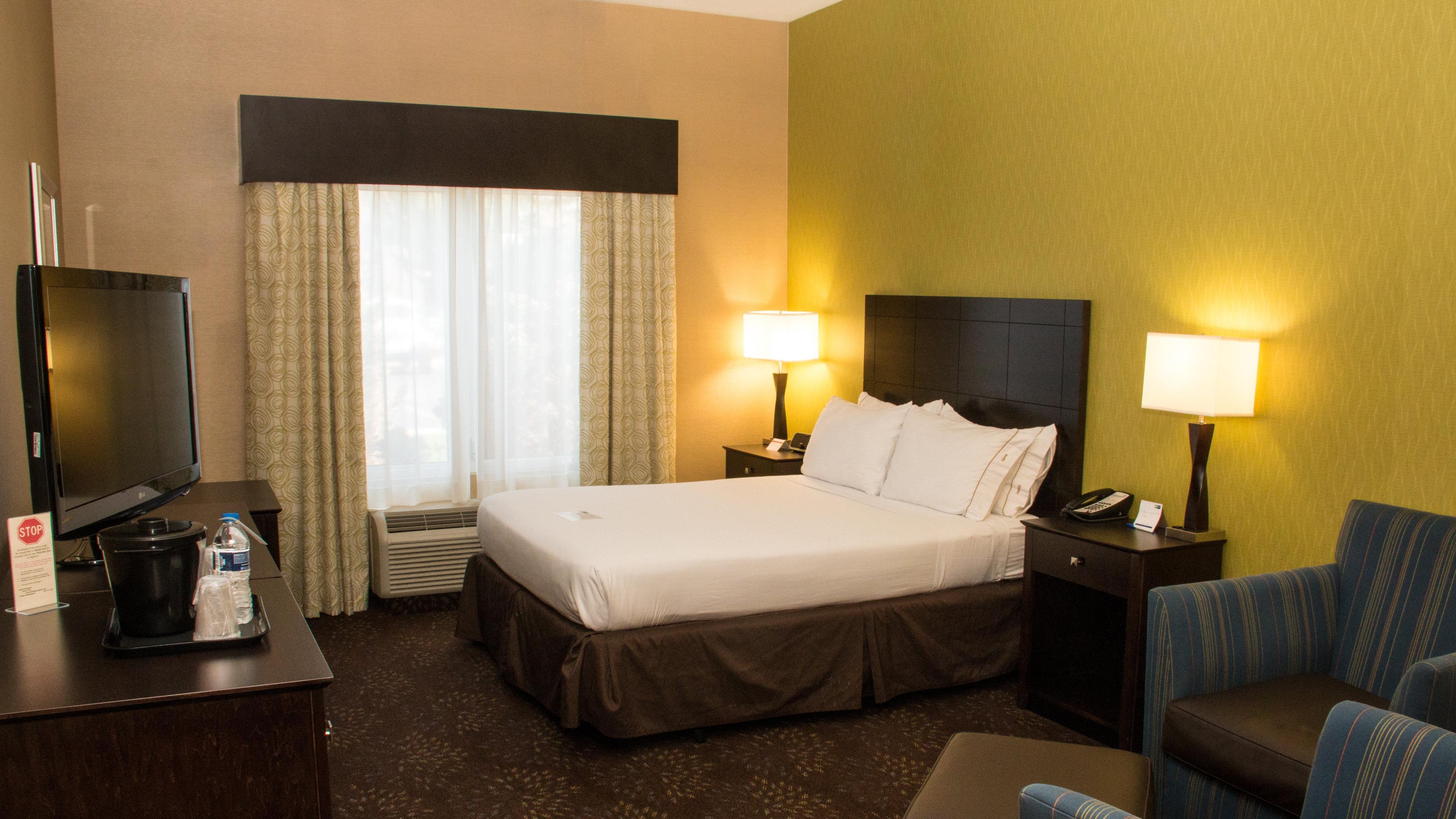 Holiday Inn Express Hotel & Suites Saginaw By Ihg Exterior photo