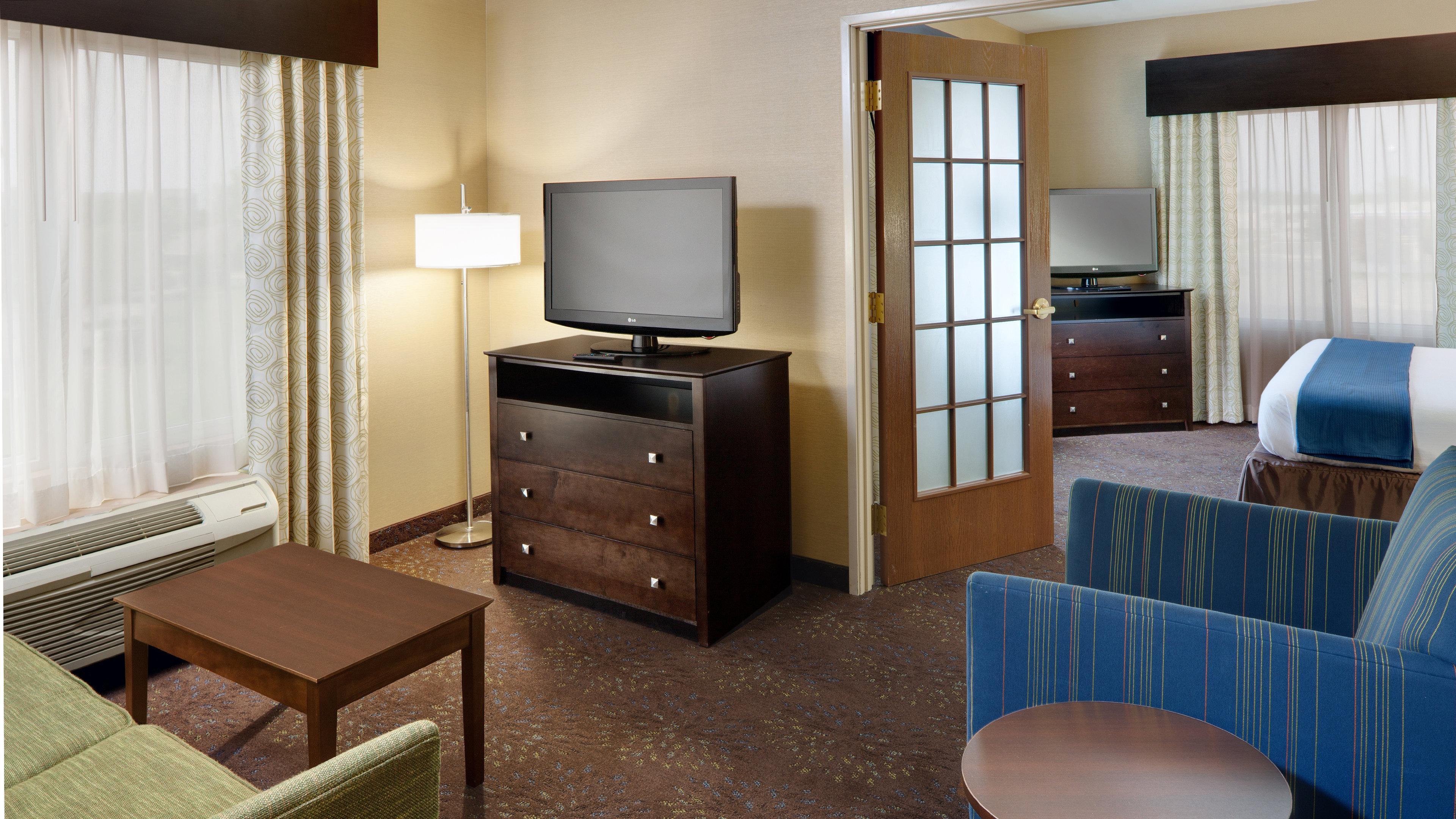 Holiday Inn Express Hotel & Suites Saginaw By Ihg Exterior photo