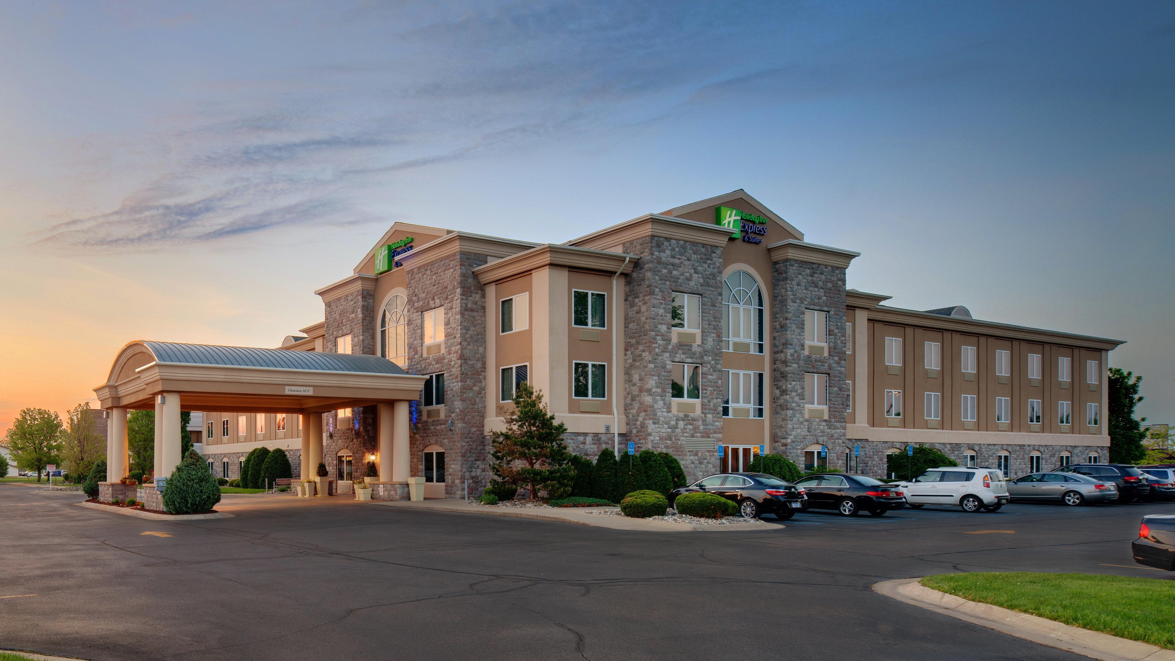 Holiday Inn Express Hotel & Suites Saginaw By Ihg Exterior photo