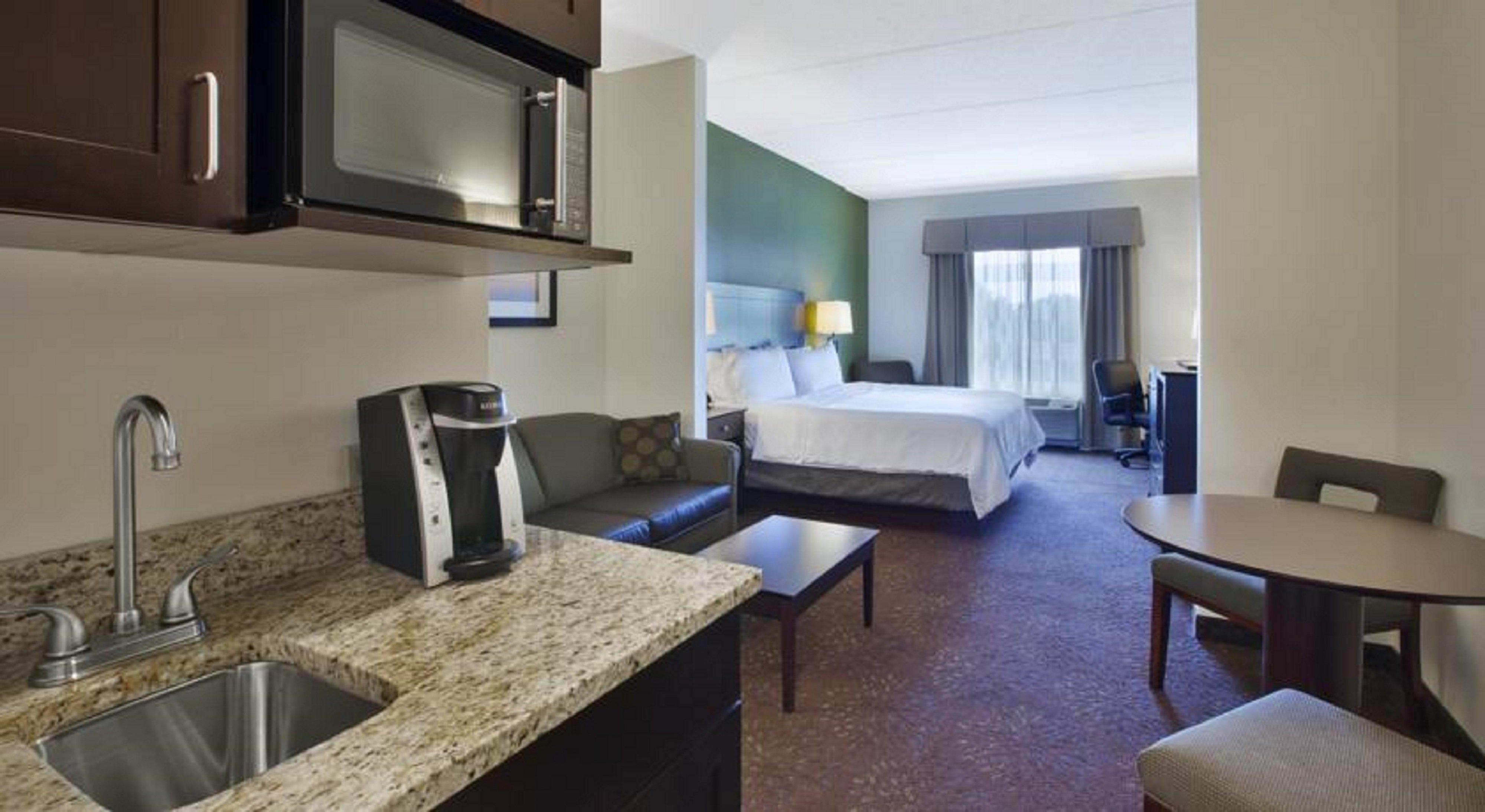 Holiday Inn Express Hotel & Suites Saginaw By Ihg Exterior photo