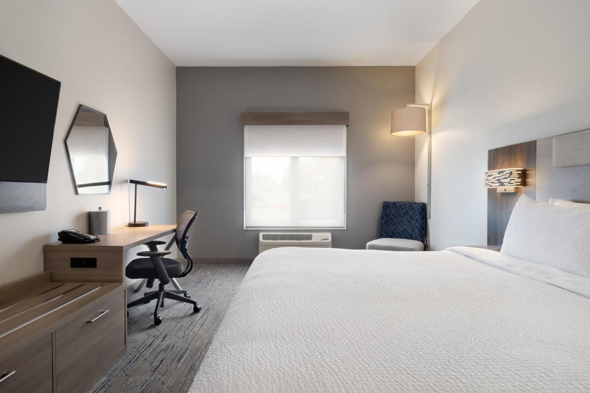 Holiday Inn Express Hotel & Suites Saginaw By Ihg Exterior photo
