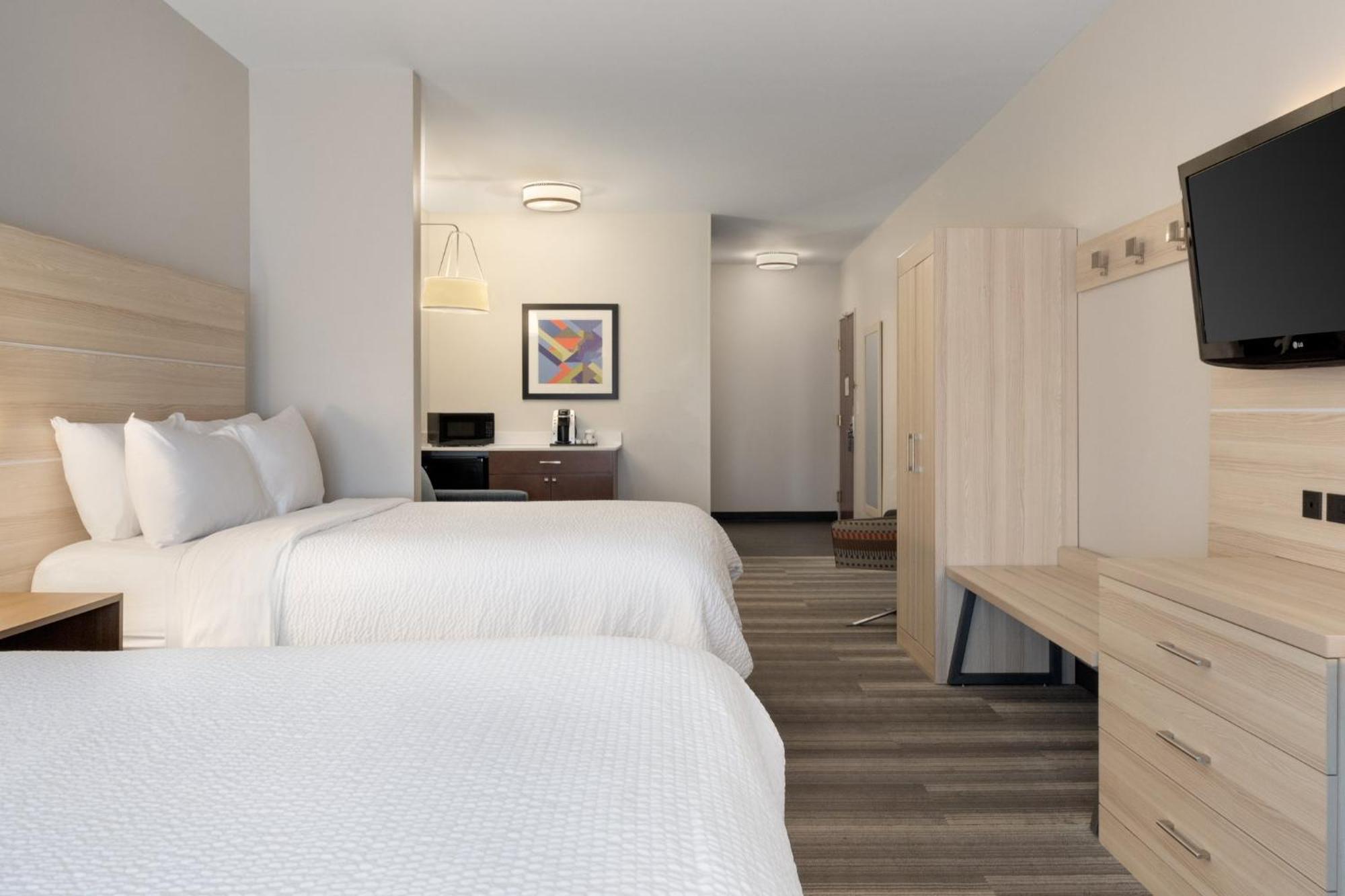 Holiday Inn Express Hotel & Suites Saginaw By Ihg Exterior photo