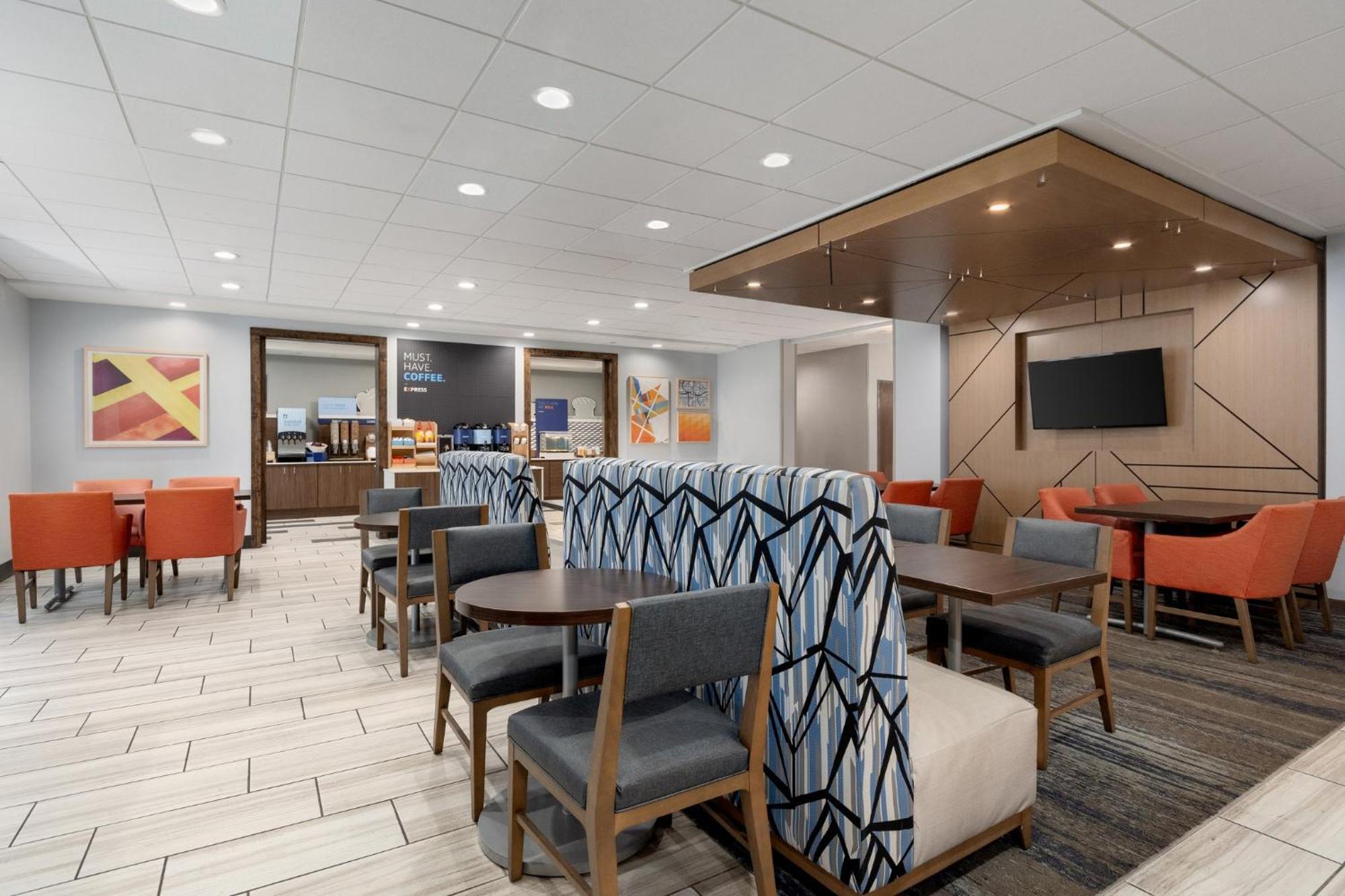 Holiday Inn Express Hotel & Suites Saginaw By Ihg Exterior photo