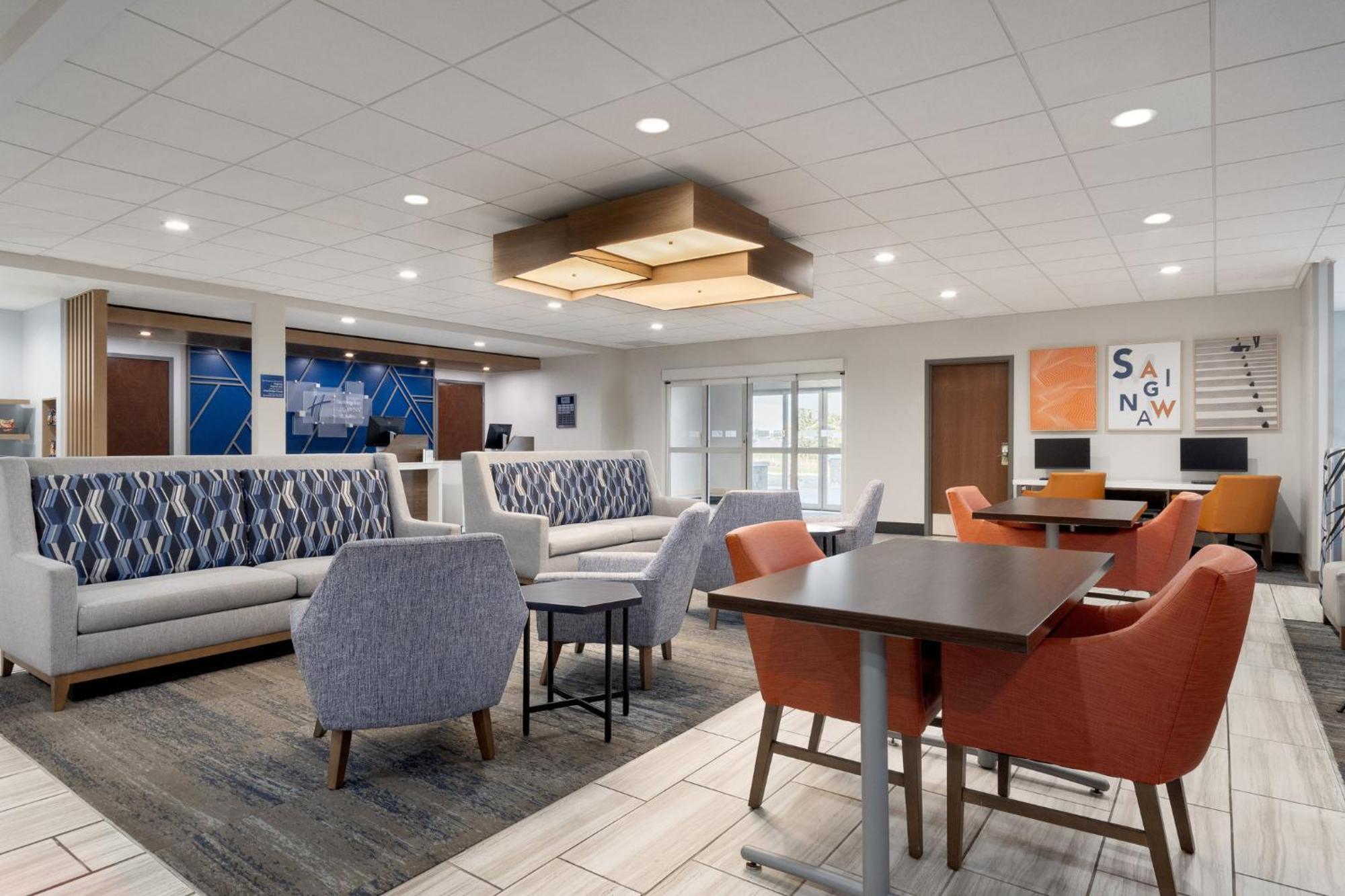 Holiday Inn Express Hotel & Suites Saginaw By Ihg Exterior photo
