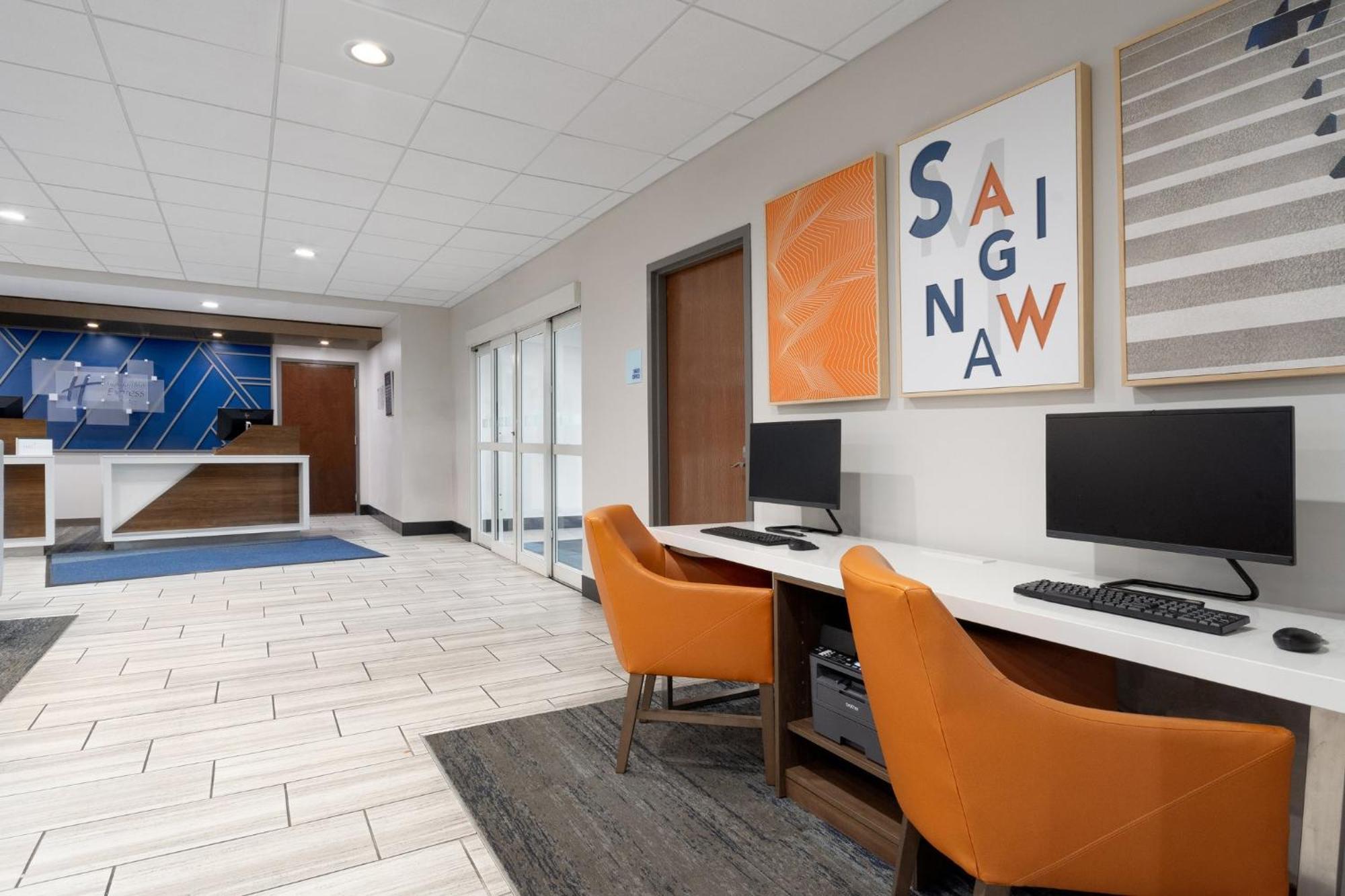 Holiday Inn Express Hotel & Suites Saginaw By Ihg Exterior photo