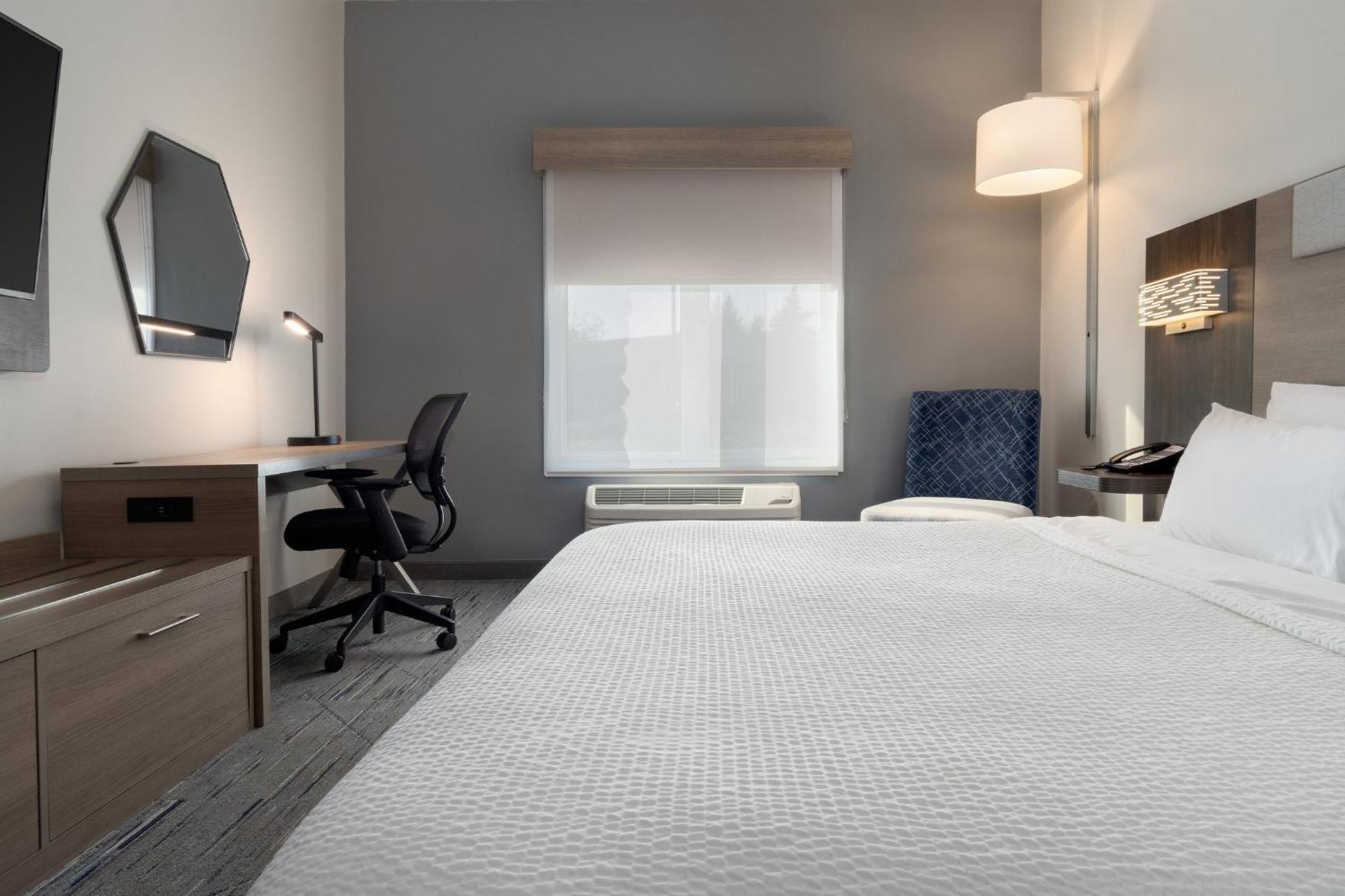 Holiday Inn Express Hotel & Suites Saginaw By Ihg Exterior photo